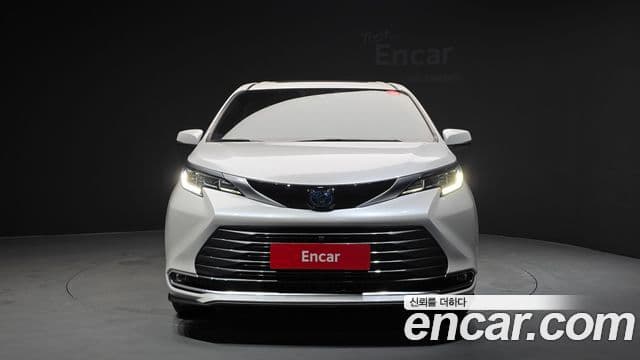 Toyota Sienna 2023 — Photo 7/20