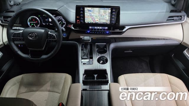 Toyota Sienna 2023 — Photo 2/20