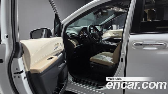 Toyota Sienna 2023 — Photo 19/20