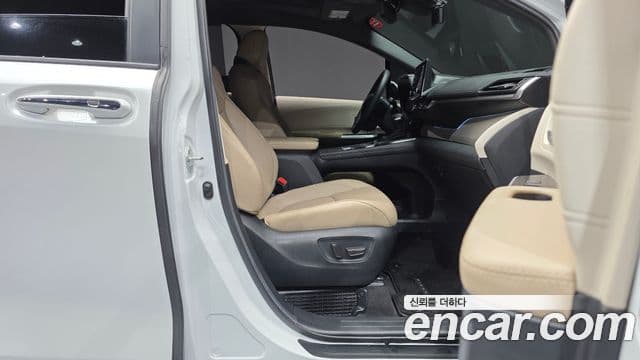 Toyota Sienna 2023 — Photo 5/20