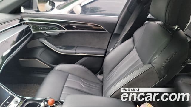 Audi A8 2020 — Şəkil 9/15