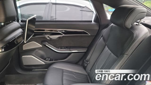 Audi A8 2020 — Şəkil 11/15