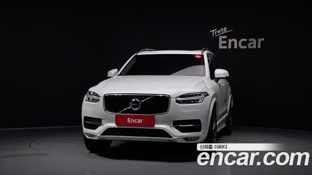 Volvo XC90 2018 — Photo 17/20