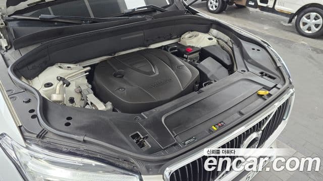 Volvo XC90 2018 — Photo 10/20