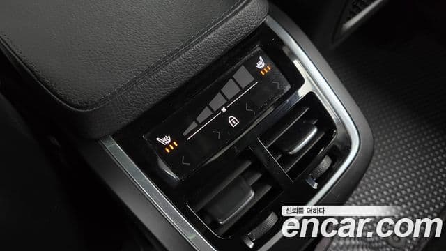 Volvo XC90 2018 — Photo 14/20