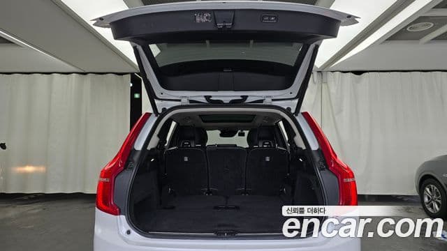 Volvo XC90 2018 — Photo 16/20