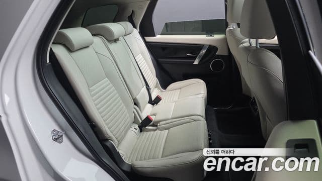 Land Rover Discovery Sport 2022 — фото 11 из 20