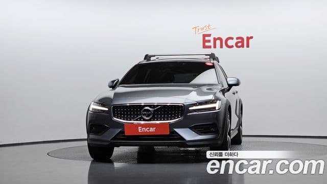 Volvo V60 Cross Country 2019 — ფოტო 3/20