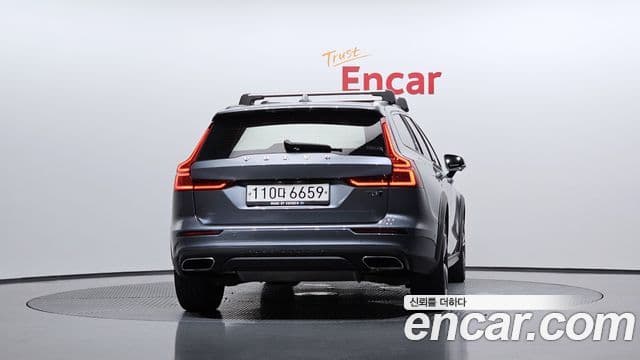 Volvo V60 Cross Country 2019 — ფოტო 4/20