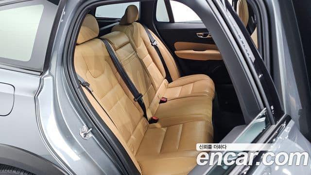 Volvo V60 Cross Country 2019 — ფოტო 11/20