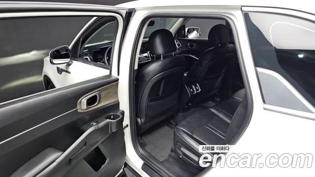 Kia Sorento 2022 — ფოტო 11/20