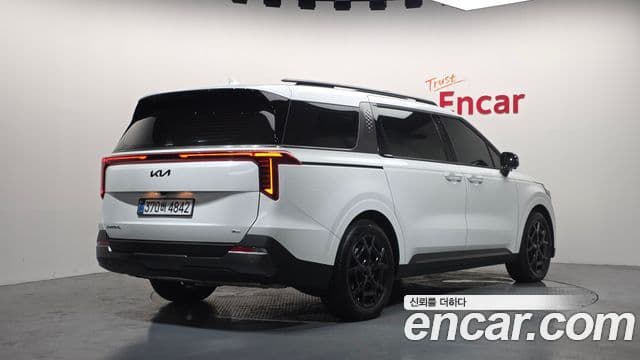 Kia Carnival 2025 — Фото 2/20