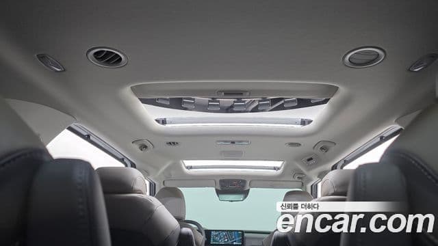 Kia Carnival 2025 — Фото 18/20