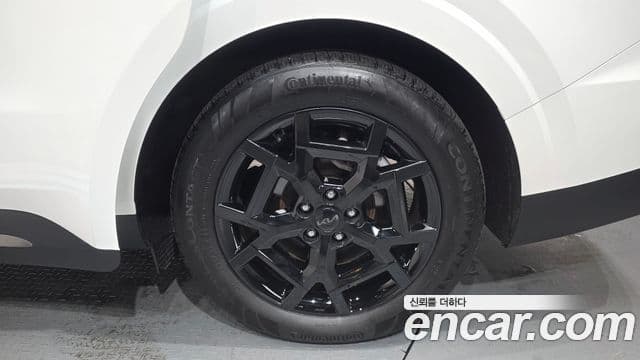 Kia Carnival 2025 — Şəkil 17/39