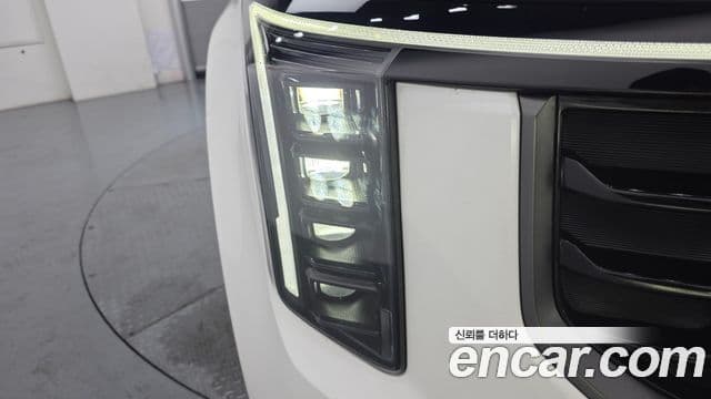 Kia Carnival 2025 — Şəkil 35/39