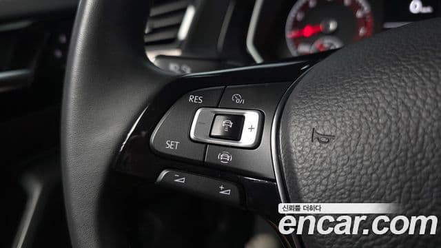 Volkswagen Jetta 2020 — ფოტო 14/20