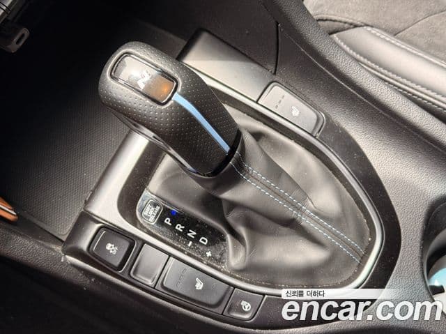 Hyundai Veloster 2021 — ფოტო 10/20