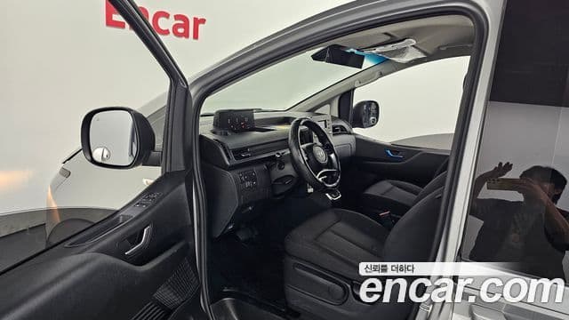 Hyundai Staria 2021 — Фото 10/20