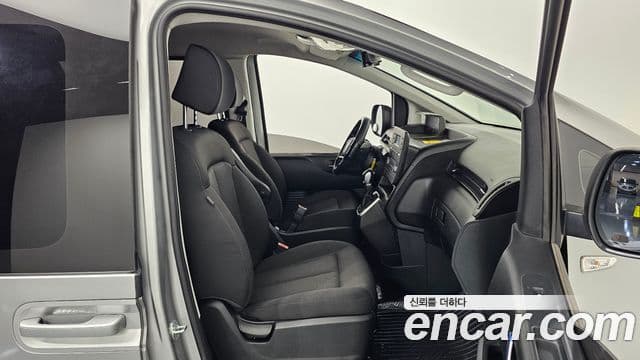 Hyundai Staria 2021 — Фото 11/20