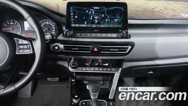 Kia Seltos 2022 — ფოტო 14/20