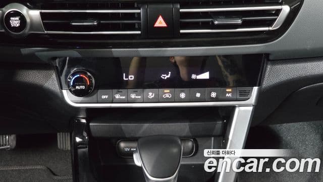 Kia Seltos 2022 — ფოტო 16/20