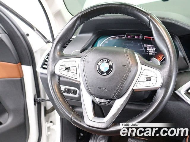 BMW X7 2019 — ფოტო 13/20