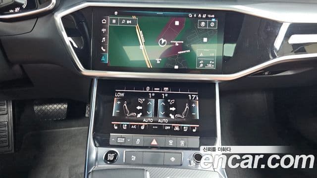 Audi A6 2021 — ფოტო 13/20