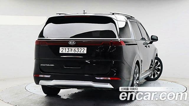 Kia Carnival 2021 — Фото 1/20