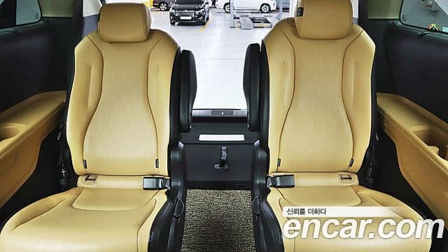 Kia Carnival 2021 — Фото 16/20