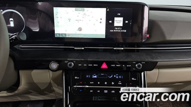 Kia Carnival 2023 — ფოტო 13/20