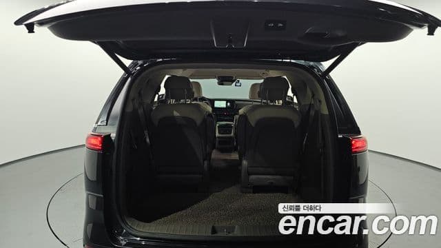 Kia Carnival 2023 — ფოტო 20/20