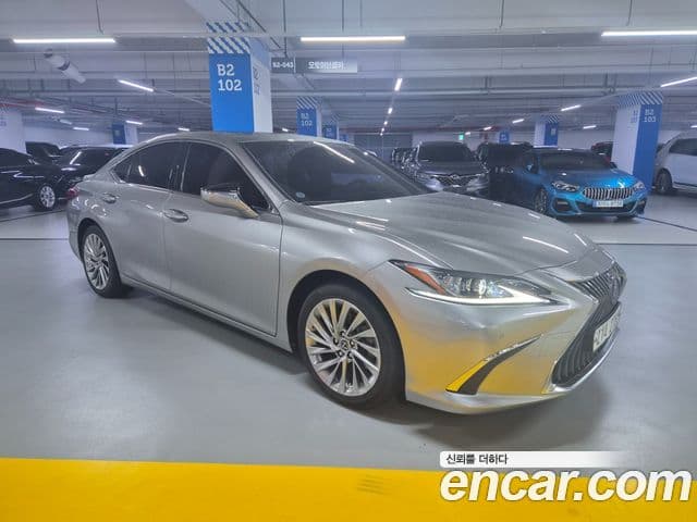 Lexus ES300h 2018 — фото 5 из 18