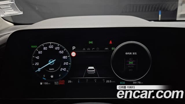 Kia Niro 2022 — ფოტო 7/20