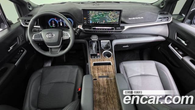 Toyota Sienna 2025 — ფოტო 7/20