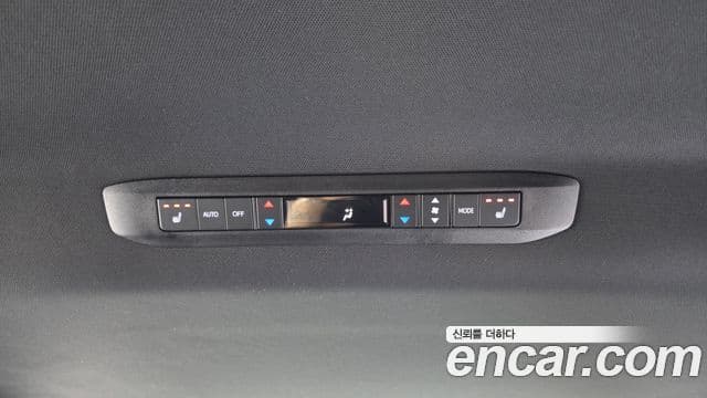 Toyota Sienna 2025 — ფოტო 19/20
