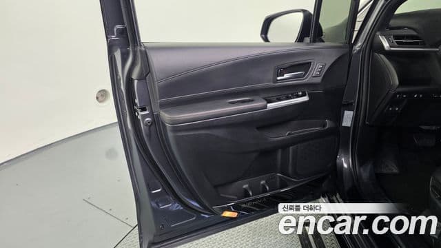Toyota Sienna 2025 — Photo 16/35