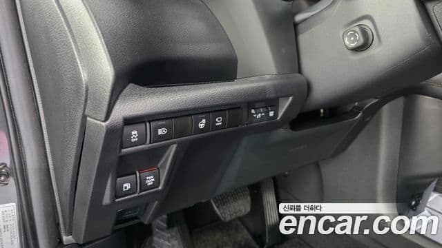 Toyota Sienna 2025 — Photo 8/35