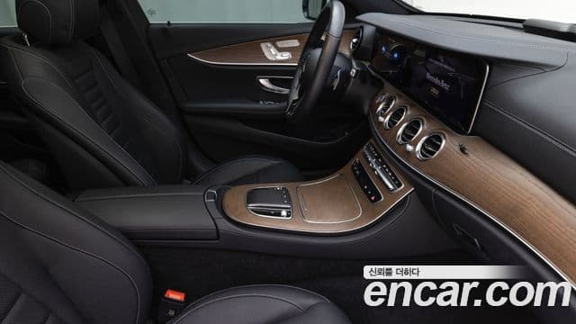 Mercedes-Benz E-Class 2023 — Şəkil 8/20