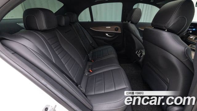 Mercedes-Benz E-Class 2023 — Şəkil 9/20