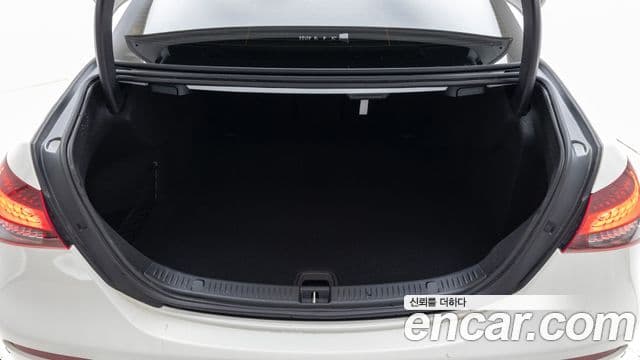 Mercedes-Benz E-Class 2023 — Şəkil 11/20