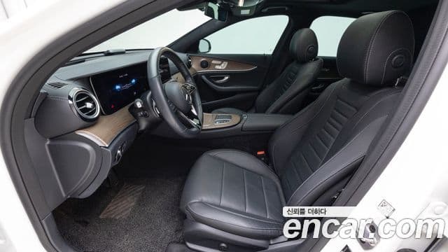 Mercedes-Benz E-Class 2023 — Şəkil 14/20