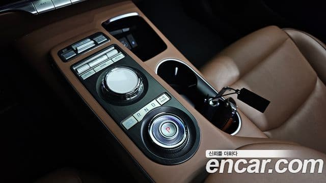 Genesis GV70 2021 — Şəkil 8/20