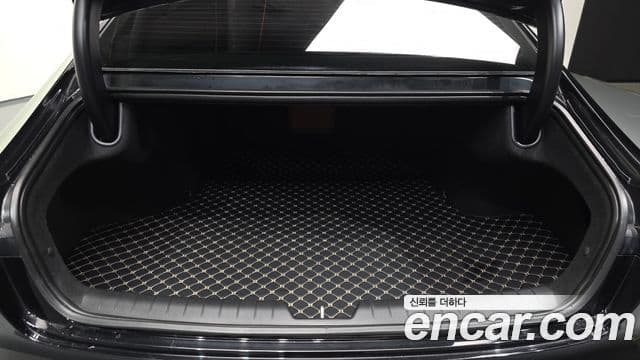 Hyundai Grandeur Hybrid 2023 — ფოტო 19/37