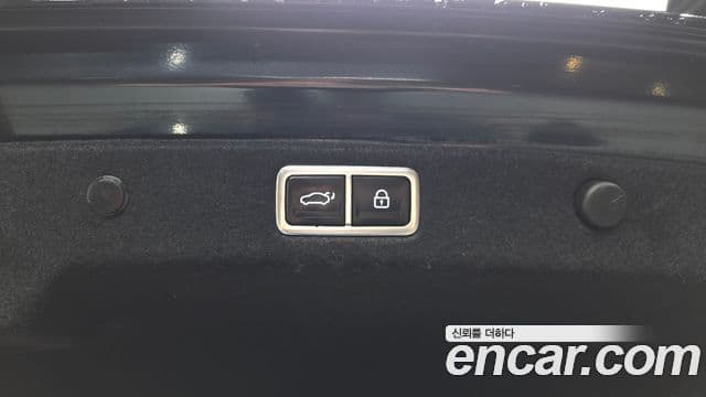 Hyundai Grandeur Hybrid 2023 — ფოტო 24/37