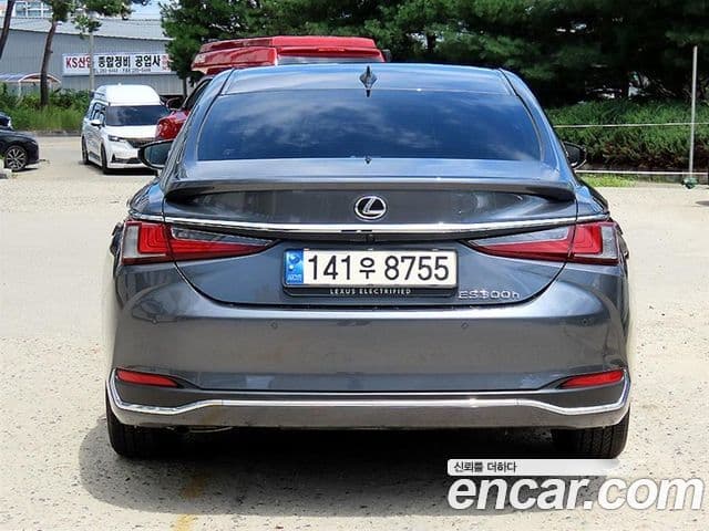 Lexus ES300h 2024 — ფოტო 3/20