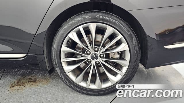 Kia The K9 2023 — Photo 18/33