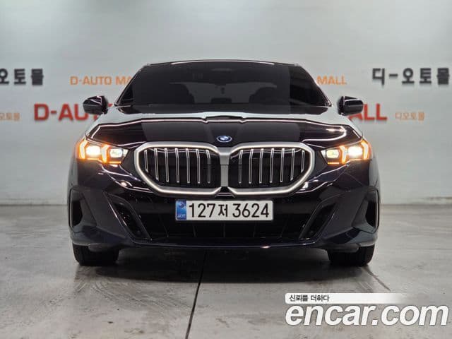 BMW 5 Series 2025 — Photo 12/20