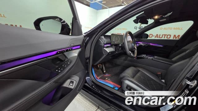 BMW 5 Series 2025 — Photo 2/20