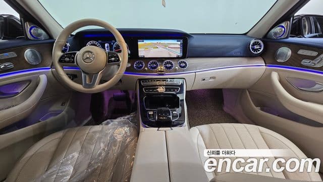 Mercedes-Benz E-Class 2019 — ფოტო 7/20