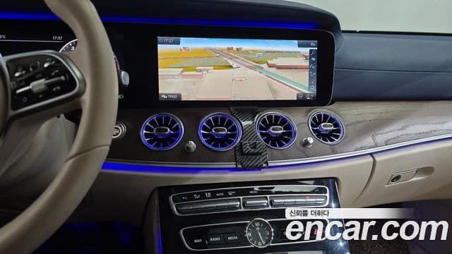 Mercedes-Benz E-Class 2019 — ფოტო 12/20